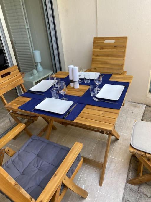 Studio Eleverca 3*- Rez De Jardin Terrasse - Axelle Loc'Appart Mandelieu Extérieur photo