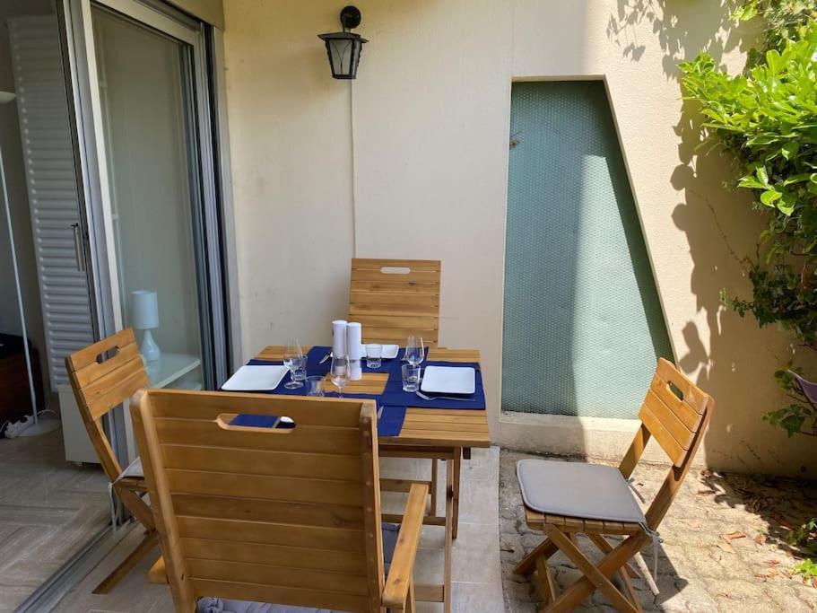 Studio Eleverca 3*- Rez De Jardin Terrasse - Axelle Loc'Appart Mandelieu Extérieur photo